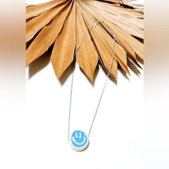 Smiley face necklace N117 - Picture 1 of 4